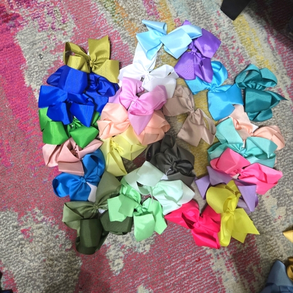 6 Inch LG. HAIR BOWS NWOT - Picture 1 of 3